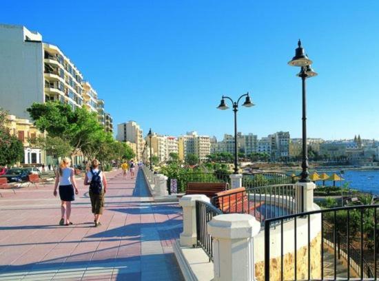 Spacious 3 Bedroom Apartment In The Heart Of St Julians Saint Julian's Exterior photo