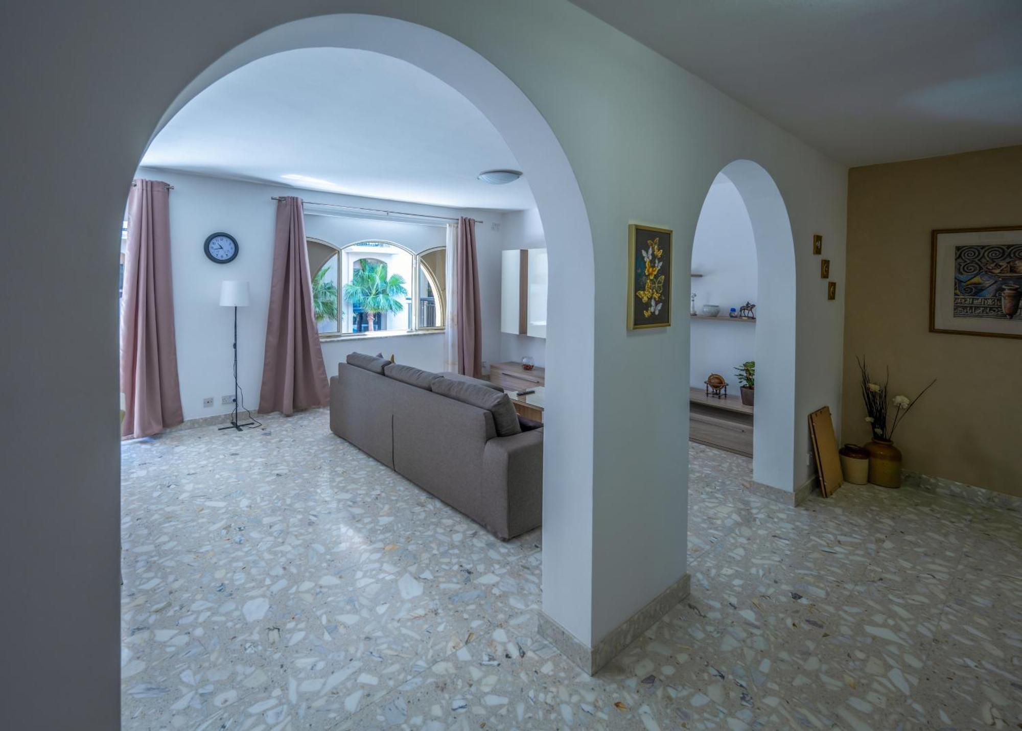 Spacious 3 Bedroom Apartment In The Heart Of St Julians Saint Julian's Exterior photo